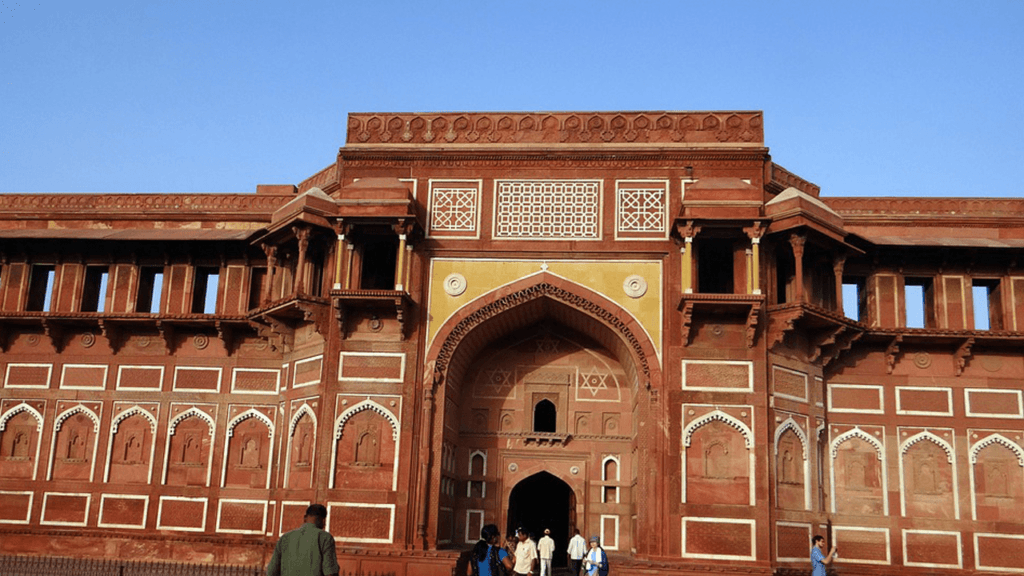 Top 10 Most beautiful Tourist Places in India Agra Fort