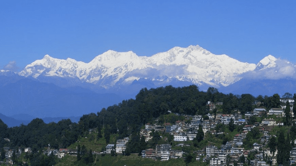 Top 10 Most beautiful Tourist Places in India Darjeeling