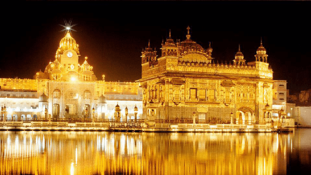 Top 10 Most beautiful Tourist Places in India Golden Tempel Amritsar