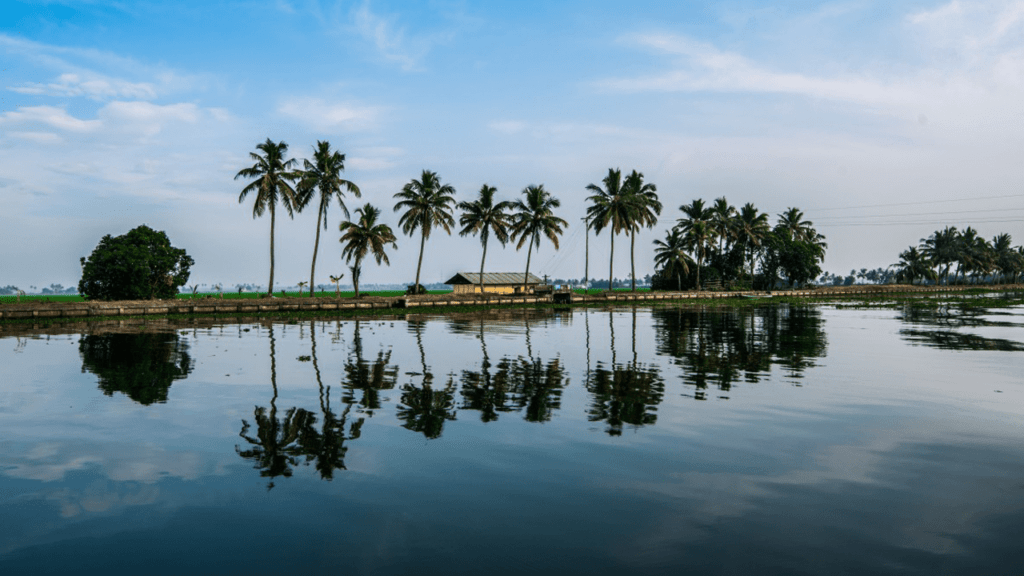 Top 10 Most beautiful Tourist Places in India Kerala