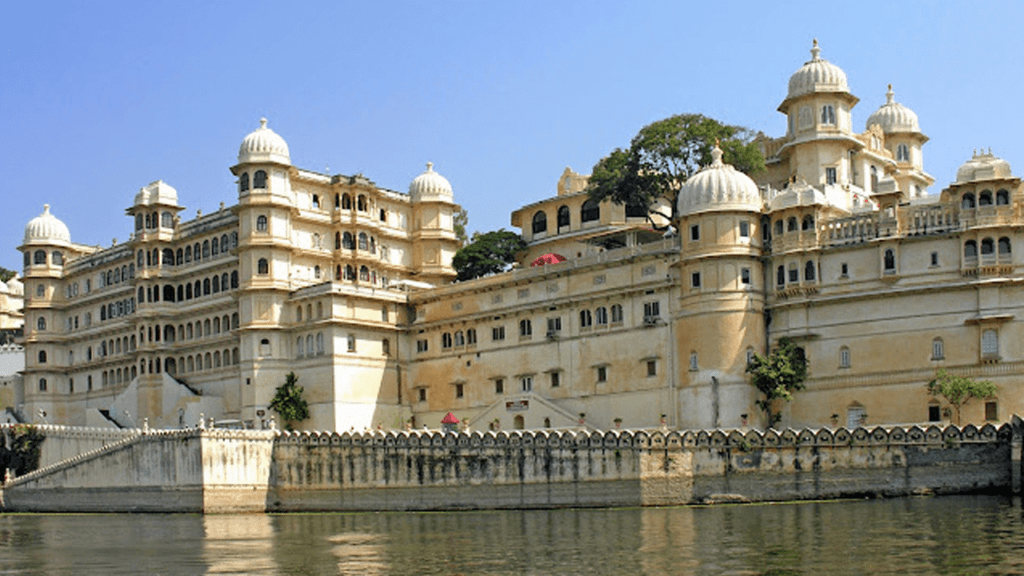 Top 10 Most beautiful Tourist Places in India Udaipur